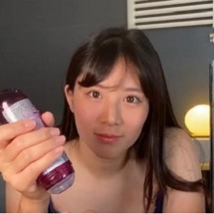 OnlyFans：亚洲女孩obokozu玩白人的1.9G视频