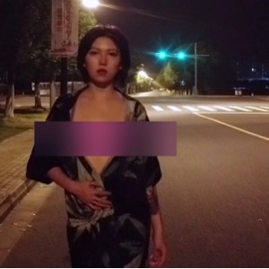 浮力姬：妖娆成熟的女性魅力展现舌尖上的那地方：令人垂涎欲滴的美味佳肴御姐风合集：清秀风情的模特作品集后背疼中带爽：舒缓疲劳的男士专用按摩器资源